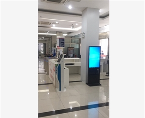 宣城涇縣政務(wù)中心43寸立式查詢機(jī)，帶刷二代身份證功能