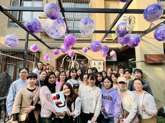 巧手創(chuàng)造 綻放芳華—湖南發(fā)展養(yǎng)老組織女員工開(kāi)展婦女節(jié)慶祝活動(dòng)